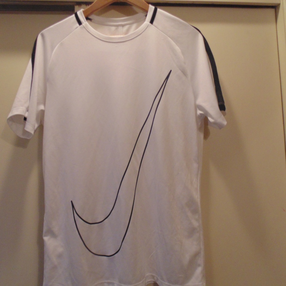Nike Tee